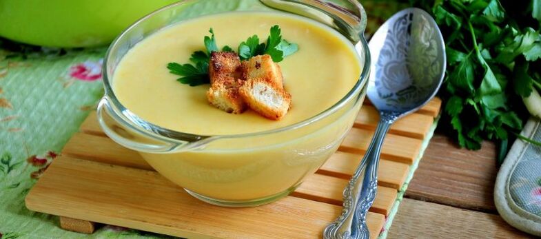 Zucchini soup puree for diet drink
