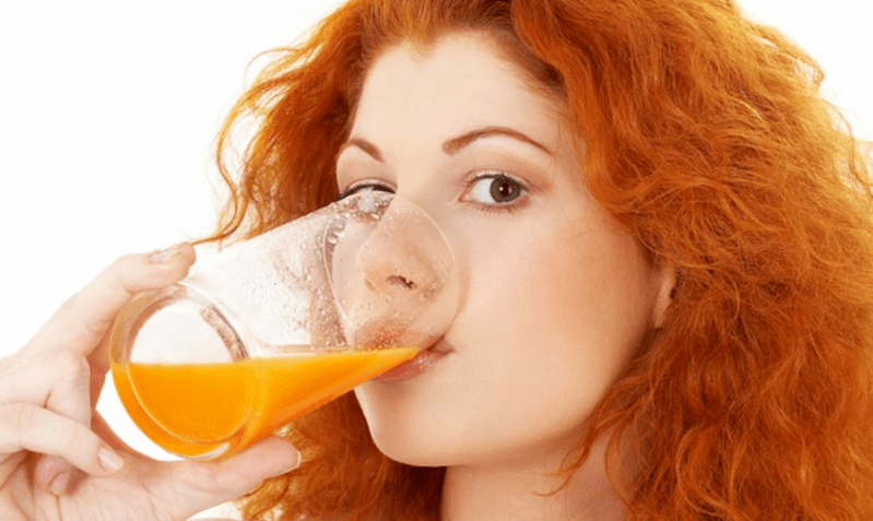 girl drinking juice on a diet drink